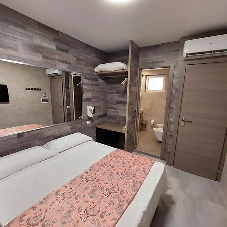 Hotel Pontenuovo Merone Buitenkant foto